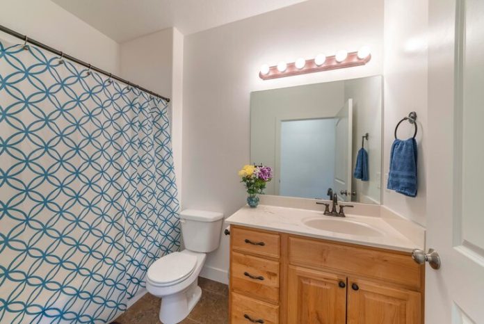 Small Bathroom Makeover Ideas on a Budget